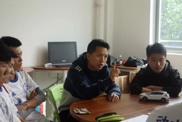 教练王晓东老师强调战术